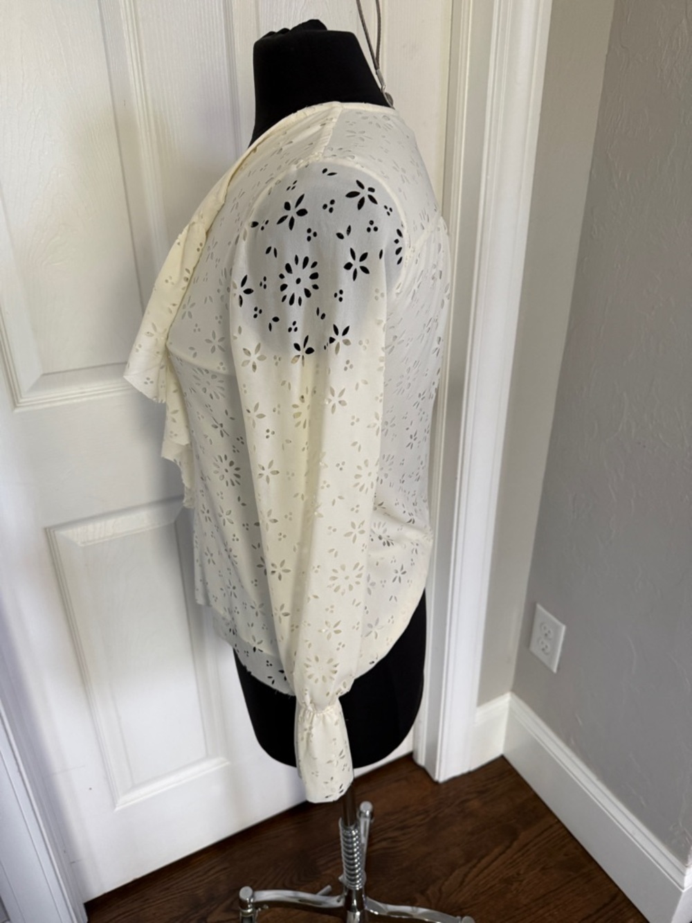 Bailey 44 Cream Eyelet Ruffle Blouse | Romantic Sheer Floral Top Size Small - Picture 5 of 5